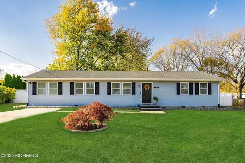 119 Sherman Ave, Bayville, NJ 08721