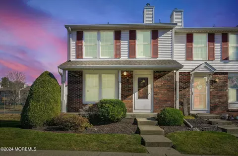 29 Constitution Way #313, Franklin, NJ 07416