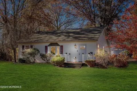 542 Burke Rd, Jackson, NJ 08527