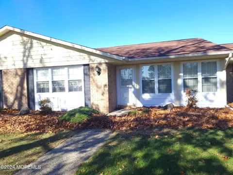 99 Buckingham Dr # B, Manchester, NJ 08759