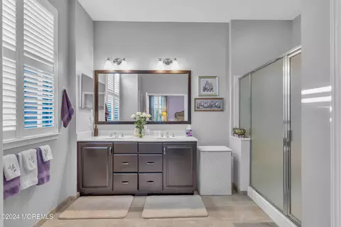 Bath - 156 Arborridge Dr, Forked River, NJ 08731 photo 3 of 4