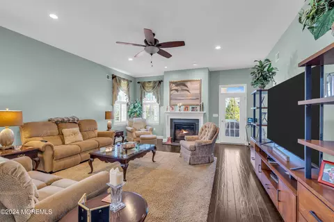 Living - 156 Arborridge Dr, Forked River, NJ 08731 photo 2 of 4