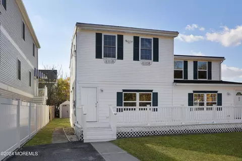 87 Bayside Pkwy, North Middletown, NJ 07748