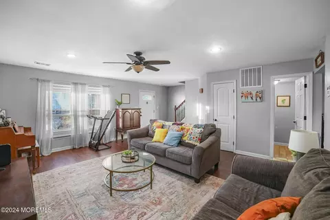 5 Independence Ct, Jackson, NJ 08527 photo 4