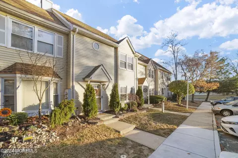 5 Independence Ct, Jackson, NJ 08527 photo 2