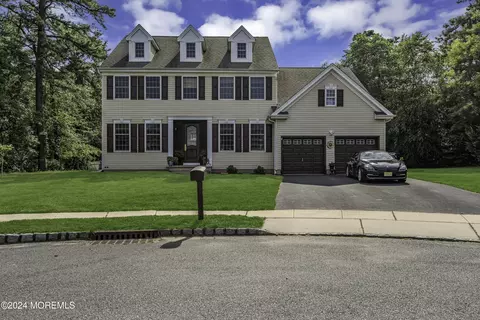 Exterior - 16 Lighthouse Ct, Brick, NJ 08723 photo 1 of 18