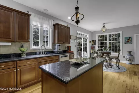 Kitchen - 16 Lighthouse Ct, Brick, NJ 08723 photo 2 of 8