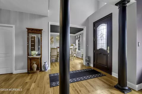 Entry Way - 16 Lighthouse Ct, Brick, NJ 08723 photo 4 of 12