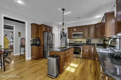 Kitchen - 16 Lighthouse Ct, Brick, NJ 08723 photo 4 of 8