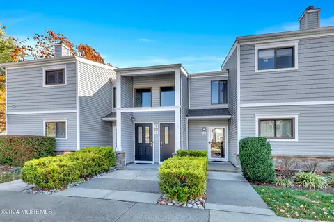 3 Helene Ct, Tinton Falls, NJ 07724