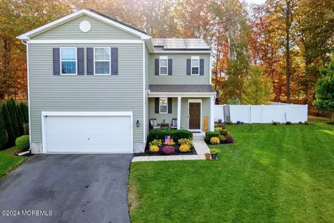2 White Oak Dr, Egg Harbor Twp, NJ 08234
