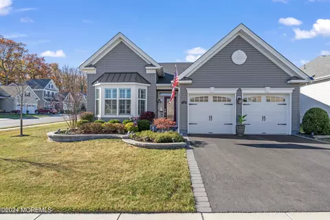1 Blue Heron Dr, Ocean, NJ 07712