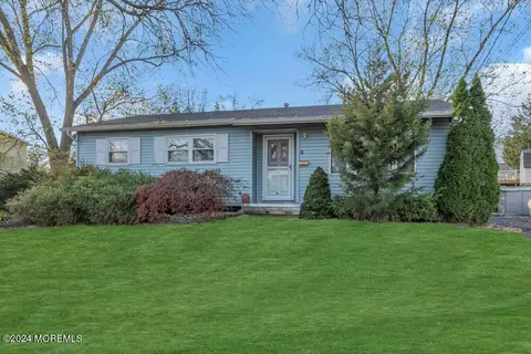 2 Drexel Dr, Jackson, NJ 08527