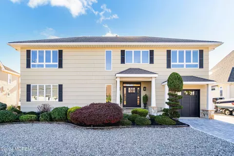1927 Mizzen Rd, Toms River, NJ 08753