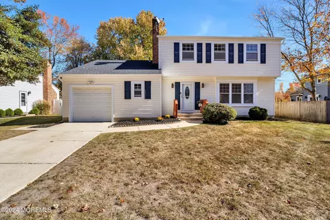 17 Willow Rdg, Marlton, NJ 08053