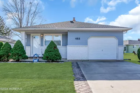 452 Jamaica Blvd, Toms River, NJ 08757