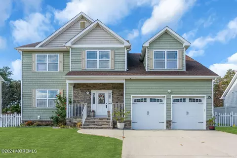 15 Karen Ct, Manchester, NJ 08759