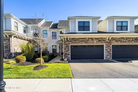 40 Dogleg Ln, Lawrence, NJ 08648