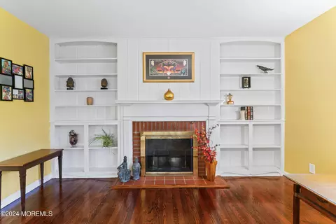 2 Deercrest Dr, Holmdel, NJ 07733 photo 8