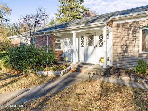 2 Deercrest Dr, Holmdel, NJ 07733 photo 3