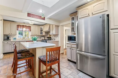 2 Deercrest Dr, Holmdel, NJ 07733 photo 11