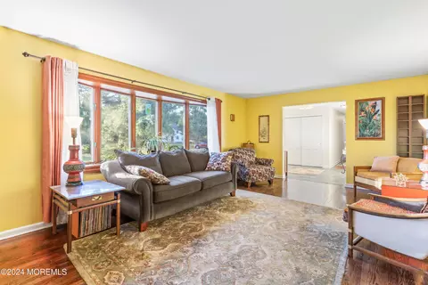 2 Deercrest Dr, Holmdel, NJ 07733 photo 7