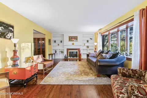 2 Deercrest Dr, Holmdel, NJ 07733 photo 6