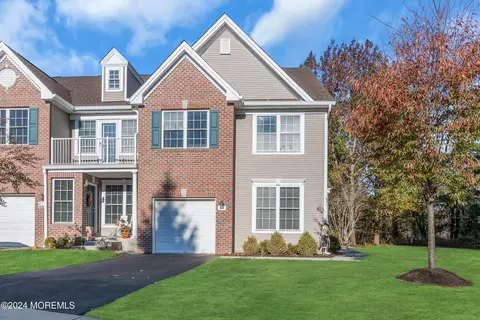 25 Ironwood Ct, Middletown, NJ 07748