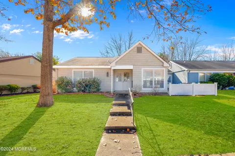 843 Winchester Ct # A, Manchester, NJ 08759