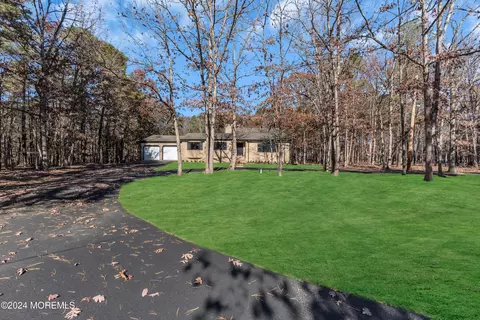 10 Beatrice Ln, Jackson, NJ 08527