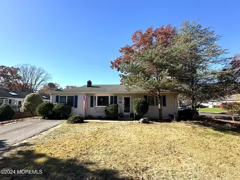 94 Kenneth Pl, Brick, NJ 08724
