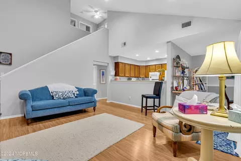 1318 Waters Edge Dr, Toms River, NJ 08753