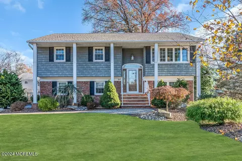 207 Maxum Ct, Middletown, NJ 07748