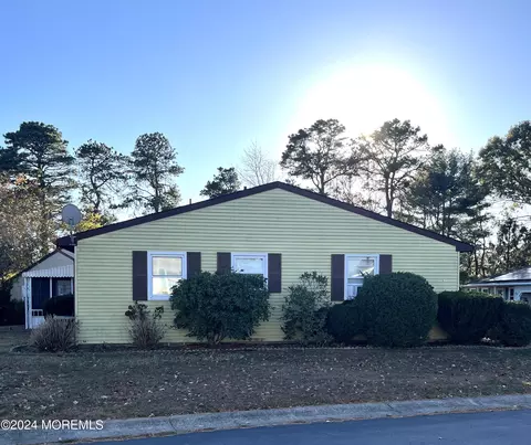 69 Chelsea Dr #72, Manchester, NJ 08759