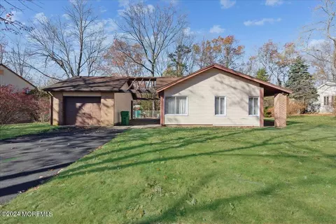 20 Winchester Dr, Jackson, NJ 08527