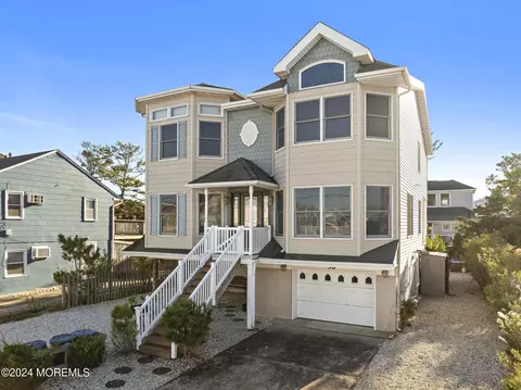 38 W New Jersey Ave #A, Long Beach Township, NJ 08008