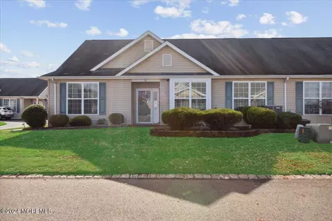 25 Fennel Ct, Whiting, NJ 08759