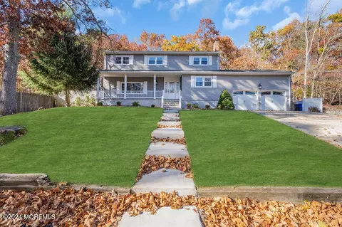 24 Cambridge Ct, Toms River, NJ 08753