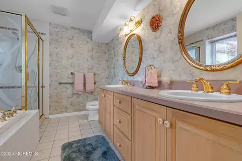 Bath - 1113 Riverview Dr, Brielle, NJ 08730 photo 2 of 4