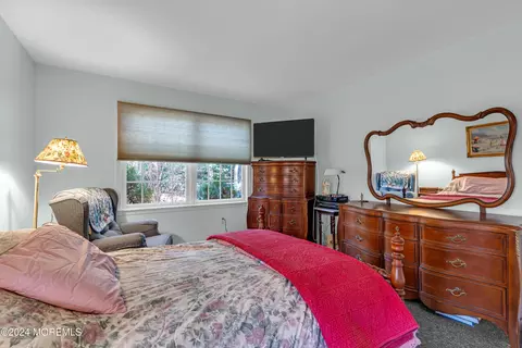 Bedroom - 1113 Riverview Dr, Brielle, NJ 08730 photo 5 of 6