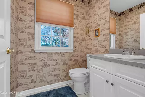 Bath - 1113 Riverview Dr, Brielle, NJ 08730 photo 1 of 4