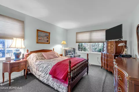 Bedroom - 1113 Riverview Dr, Brielle, NJ 08730 photo 4 of 6