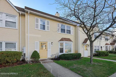 17 Forge Ct #80, Jackson, NJ 08527 photo 2