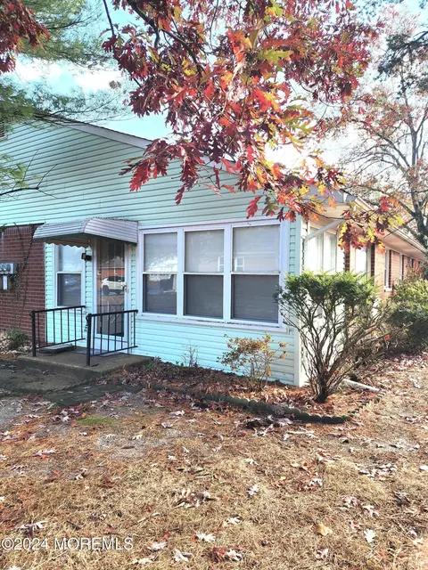 12 Crocus Ln #C, Whiting, NJ 08759