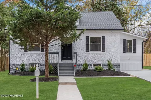 134 Jarvis St, Bayville, NJ 08721