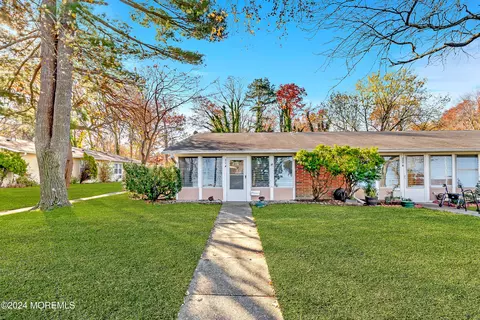 217 Buckingham Ct #A, Lakewood, NJ 08701