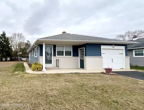 126 Barbuda St, Toms River, NJ 08757