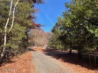 66 Dugan Ln, Toms River, NJ 08755