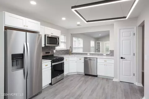 2643 Falcon Ln, Toms River, NJ 08755