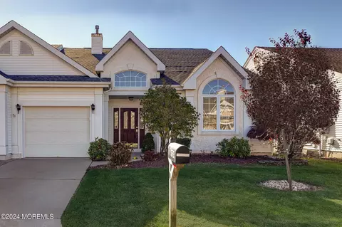 124 Birmingham Ln, Monroe, NJ 08831